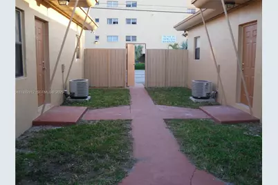 1675 NE 150th St #3, Miami, FL 33181 - Photo 3