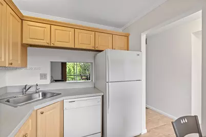 8400 Lagos De Campo Blvd #312, Tamarac, FL 33321 - Photo 11