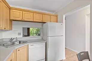 8400 Lagos De Campo Blvd, Tamarac, FL 33321 - Photo 11