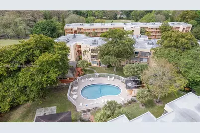 8400 Lagos De Campo Blvd #312, Tamarac, FL 33321 - Photo 27