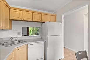 8400 Lagos De Campo Blvd, Tamarac, FL 33321 - Photo 11