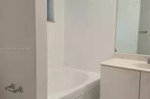 752 NW 208th Terrace, Pembroke Pines, FL 33029 - Photo 23