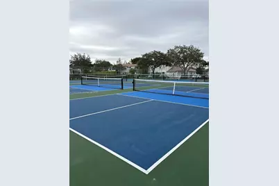 752 NW 208th Ter, Pembroke Pines, FL 33029 - Photo 29