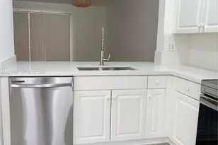 752 NW 208th Terrace, Pembroke Pines, FL 33029 - Photo 9