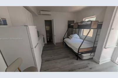 2822 Pine Tree Dr #1B, Miami Beach, FL 33140 - Photo 3