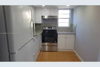 706 NW 87th Ave #312, Miami, FL 33172 - Photo 9