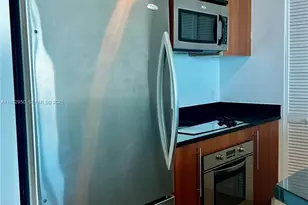 300 S Biscayne Blvd, Miami, FL 33131 - Photo 7