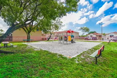 2570 W 67th Pl #21-2, Hialeah, FL 33016 - Photo 29
