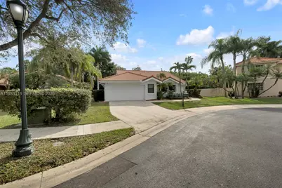 1583 Eastlake Way, Weston, FL 33326 - Photo 3