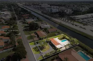 8490 Grand Canal Dr, Miami, FL 33144 - Photo 21