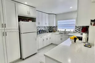 9330 Sunrise Lakes, Sunrise, FL 33322 - Photo 7