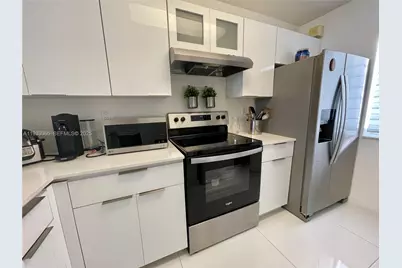 1401 Bay Rd #304, Miami Beach, FL 33139 - Photo 11