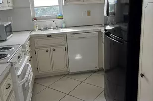 2500 NE 48th Ln, Fort Lauderdale, FL 33308 - Photo 9