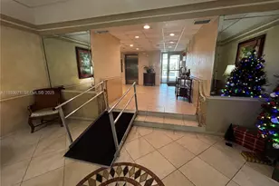 2500 NE 48th Ln, Fort Lauderdale, FL 33308 - Photo 3