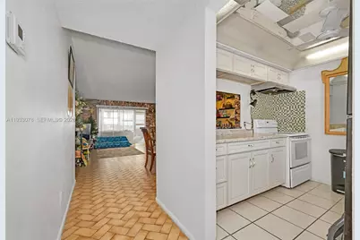 12027 S Greenway Cir #206, Royal Palm Beach, FL 33411 - Photo 11