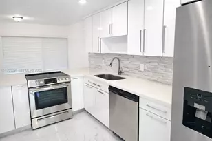 9723 N New River Canal Rd, Plantation, FL 33324 - Photo 3