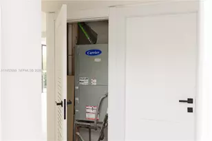 3625 N Country Club Dr, Aventura, FL 33180 - Photo 25