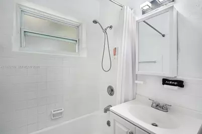 859 NE 90th St, Miami, FL 33138 - Photo 15