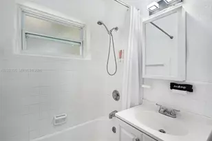 859 NE 90th St, Miami, FL 33138 - Photo 15