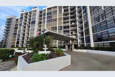 600 Parkview Dr #525, Hallandale Beach, FL 33009 - Photo 23