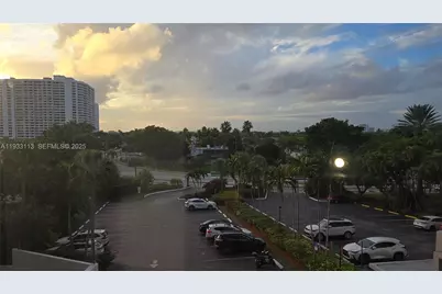 600 Parkview Dr #525, Hallandale Beach, FL 33009 - Photo 13