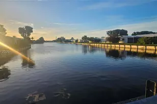 5715 NW 84th Terrace, Tamarac, FL 33321 - Photo 3