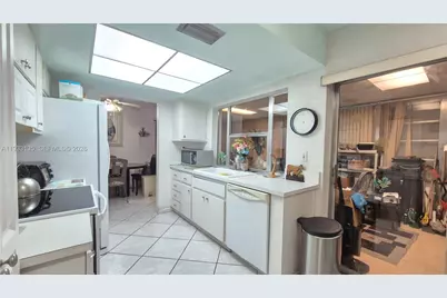 5715 NW 84th Ter, Tamarac, FL 33321 - Photo 17