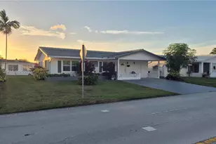 5715 NW 84th Terrace, Tamarac, FL 33321 - Photo 3