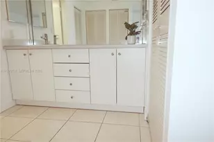 20515 E Country Club Dr, Aventura, FL 33180 - Photo 17