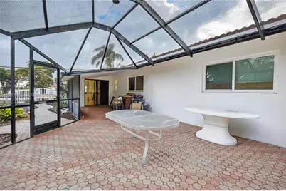 2500 NE 209th Ter, Miami, FL 33180 - Photo 31