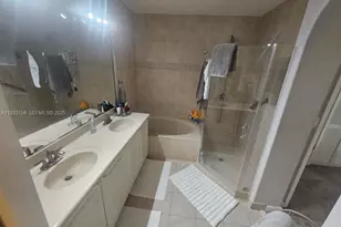 5483 NW 112th Pl, Doral, FL 33178 - Photo 15