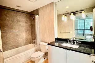 300 S Biscayne Blvd, Miami, FL 33131 - Photo 29