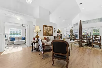 2019 Cove Ln, Weston, FL 33326 - Photo 3