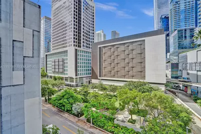 31 SE 6th St #805, Miami, FL 33131 - Photo 25