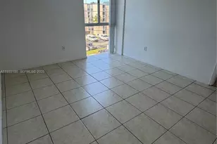 7075 NW 186th St, Hialeah, FL 33015 - Photo 7