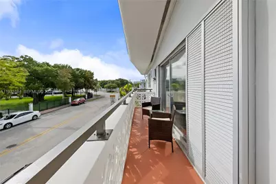 8040 Tatum Waterway Dr #11, Miami Beach, FL 33141 - Photo 27
