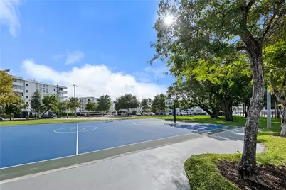 8040 Tatum Waterway Dr #11, Miami Beach, FL 33141 - Photo 25