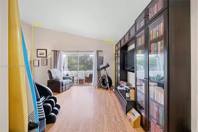 8040 Tatum Waterway Dr #11, Miami Beach, FL 33141 - Photo 15