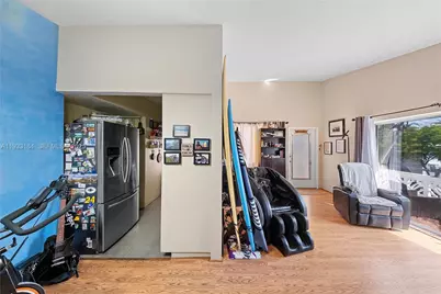 8040 Tatum Waterway Dr #11, Miami Beach, FL 33141 - Photo 17