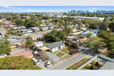 7625 NW 14th Ct, Miami, FL 33147 - Photo 21