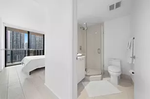 45 SW 9th St, Miami, FL 33130 - Photo 21