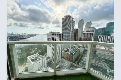 253 NE 2nd St. 2.2+ Lrg Den #3309, Miami, FL 33132 - Photo 21