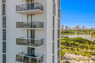 3701 N Country Club Dr, Aventura, FL 33180 - Photo 3