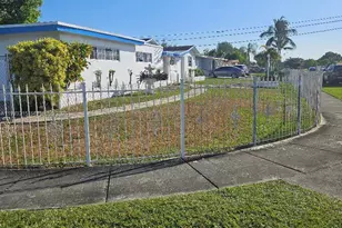 17601 SW 108th Ct, Miami, FL 33157 - Photo 3