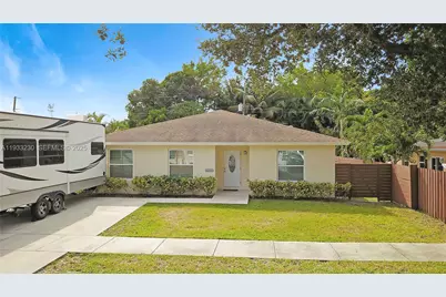 6270 Arthur St, Hollywood, FL 33024 - Photo 1