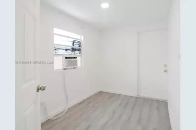 1927 Windsor Ave, West Palm Beach, FL 33407 - Photo 13