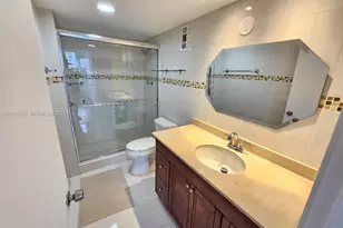 1300 NE Miami Gardens Dr, Miami, FL 33179 - Photo 19