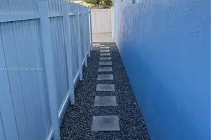 7685 W 30th Ln, Hialeah, FL 33018 - Photo 39