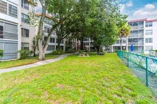 2601 NW 48th Terrace, Lauderdale Lakes, FL 33313 - Photo 23