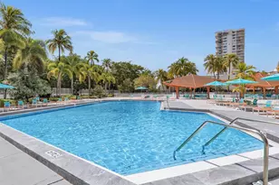 100 Bayview Dr, Sunny Isles Beach, FL 33160 - Photo 21